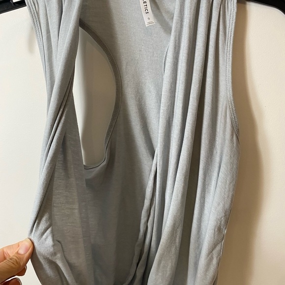 Fabletics Gray Open Front Tank Size Small - Picture 3 of 8
